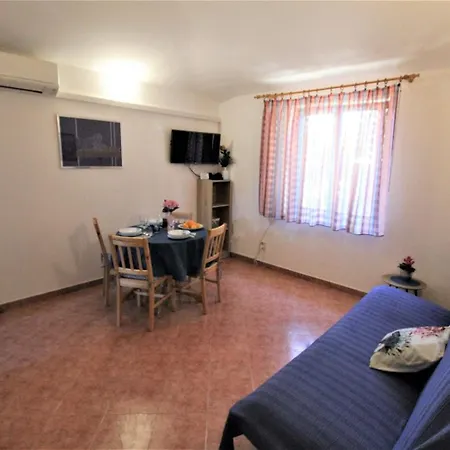 Apartman With Parking Space Zambratija, Umag - 27232